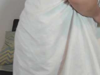 bella_adamss_