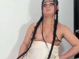 bella_adamss_
