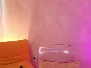 yulli-1 live webcam show