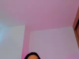 yulli-1's Live Sex Cam Show
