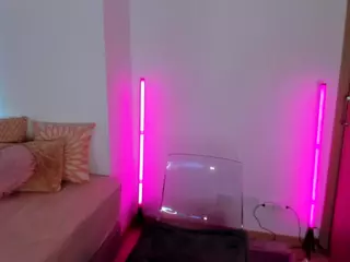 yulli-1's Live Sex Cam Show