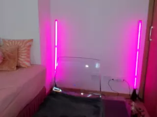 yulli-1's Live Sex Cam Show