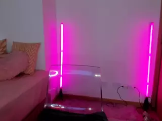 yulli-1's Live Sex Cam Show