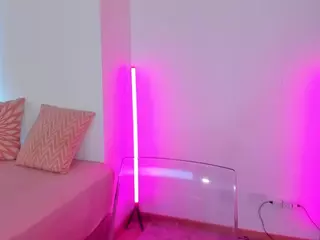 yulli-1's Live Sex Cam Show