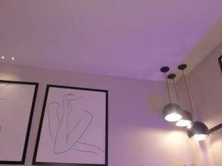 evebenson's CamSoda show and profile