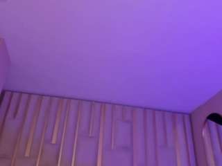 evebenson's CamSoda show and profile