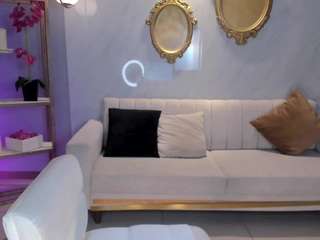  niaholland chat room