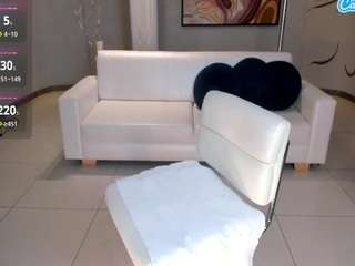 niaholland Live Webcam on CamSoda