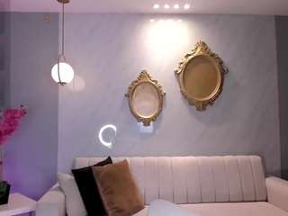 niaholland Live Webcam on CamSoda