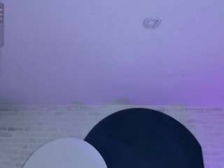 niaholland webcam