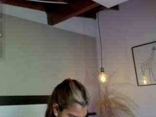 Live webcam model victoria-rouse on Soda Cams