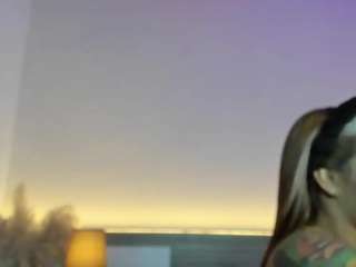 Mẫu này đang trực tiếp. victoria-rouse