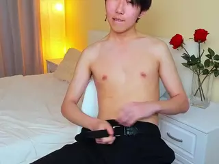KiBom's Live Sex Cam Show