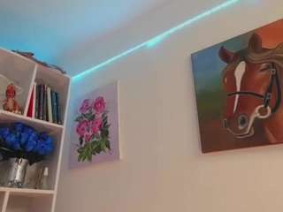 paulinamd's CamSoda show and profile