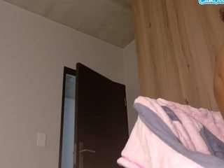 royalnerfititi webcam model