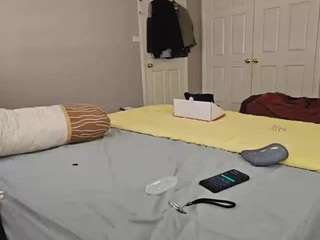 Live cam show with 13bolpen