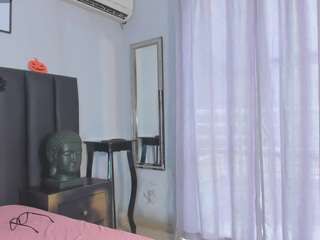 AlejandraSaenz2 live cam preview