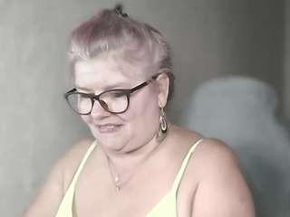 dianacrystal live on CamSoda