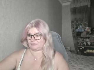 le modèle dianacrystal est en webcam porno dans un show sur le site camsoda, il possède les tags suivants: ass,granny,thong,strip,spank,shaved-pussy,middle aged,mature,masturbation,asshole,lingerie,glasses,flashing,fingers,fetish,feet,brown eyes,blowjob,bikini,bedroom