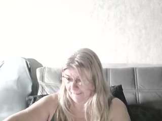 DianaCrystal live cam preview