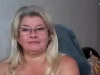 DianaCrystal's Live Sex Cam Show