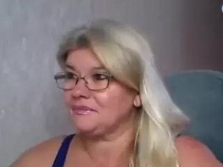 DianaCrystal's Live Sex Cam Show