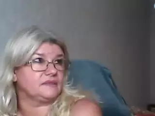 DianaCrystal's Live Sex Cam Show