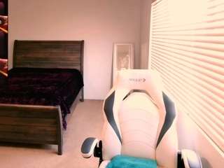 britteebee's CamSoda show and profile