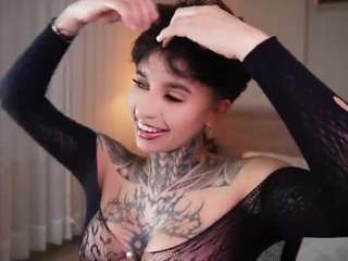 alicee-love Live Webcam on CamSoda