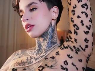 alicee-love Live Webcam on CamSoda