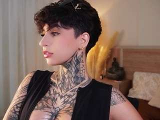alicee-love Live Webcam on CamSoda