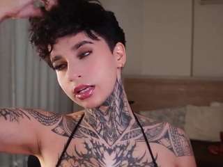 alicee-love Live Webcam on CamSoda
