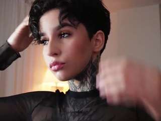 Discover alicee-love from CamSoda