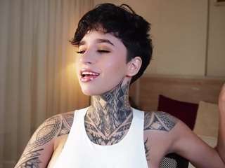 alicee-love Live Webcam on CamSoda
