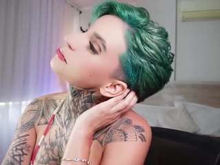 alicee-love Live Webcam on CamSoda