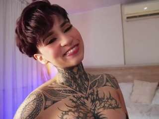 alicee-love Live Webcam on CamSoda
