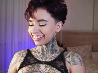 alicee-love Live Webcam on CamSoda