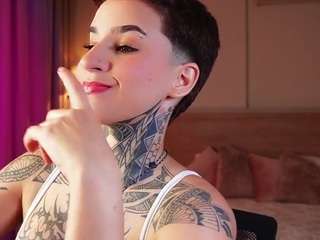 Live webcam model alicee-love on Soda Cams