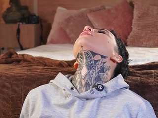 Live webcam model alicee-love on Soda Cams