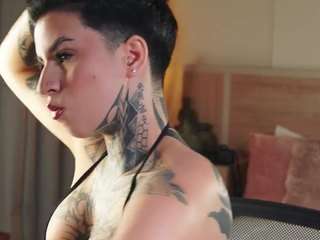 Live webcam model alicee-love on Soda Cams