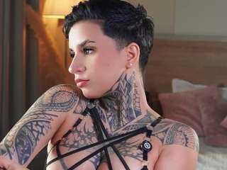 Live webcam model alicee-love on Soda Cams