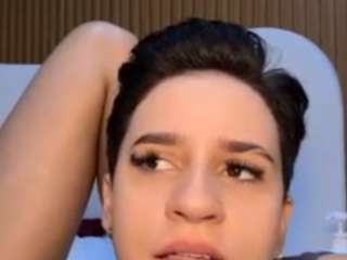 Golden Ticket Show: finger On pussy and lick for lianh (69 tokens per ticket)