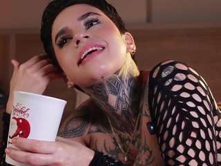 alicee-love Live Webcam on CamSoda