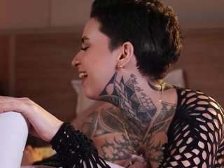 Golden Ticket Show: fuck pussy in missionary (69 tokens per ticket)