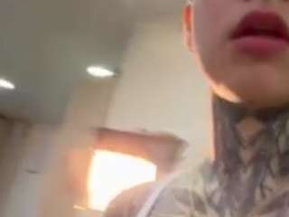 alicee-love's CamSoda show and profile