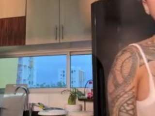 Lian suck tits Alice [498 tokens remaining]