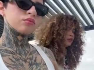 Live webcam model alicee-love on Soda Cams