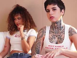 Live webcam model alicee-love on Soda Cams