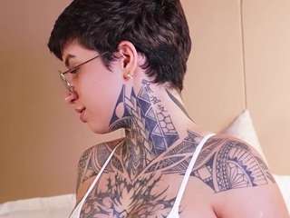 Live webcam model alicee-love on Soda Cams