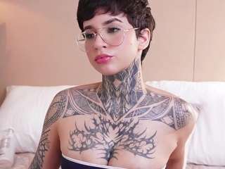 Live webcam model alicee-love on Soda Cams